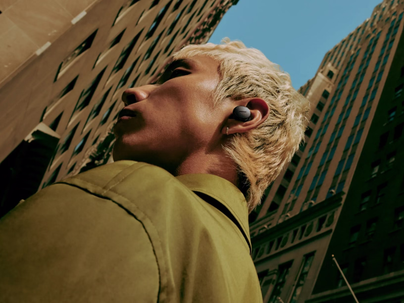 QuietComfort Earbuds — lifestyle